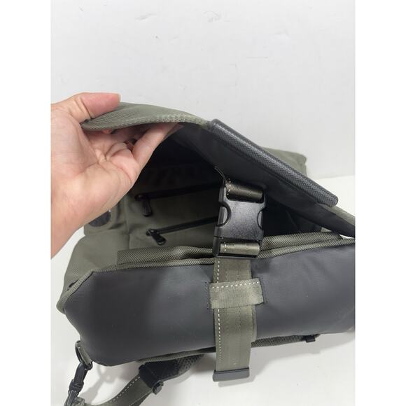 TUMI T-Tech Bag Olive Convertible Ballistic Messenger Bag Padded Backpack - Picture 5 of 12